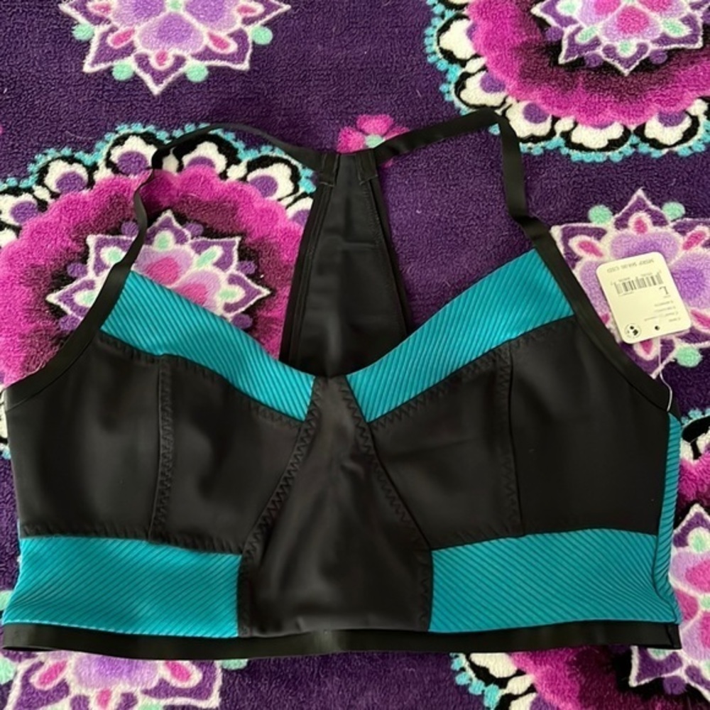 029. NWT Movement Ticket To Paradise Womens Workout Running Athletic Bra
